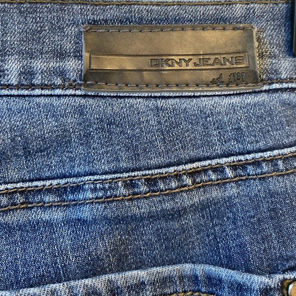 DKNY Soho Skinny Jeans - Picture 5 of 15